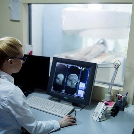 Что лучше, МРТ или УЗИ?