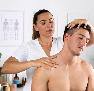 Что может вылечить мануальный терапевт?