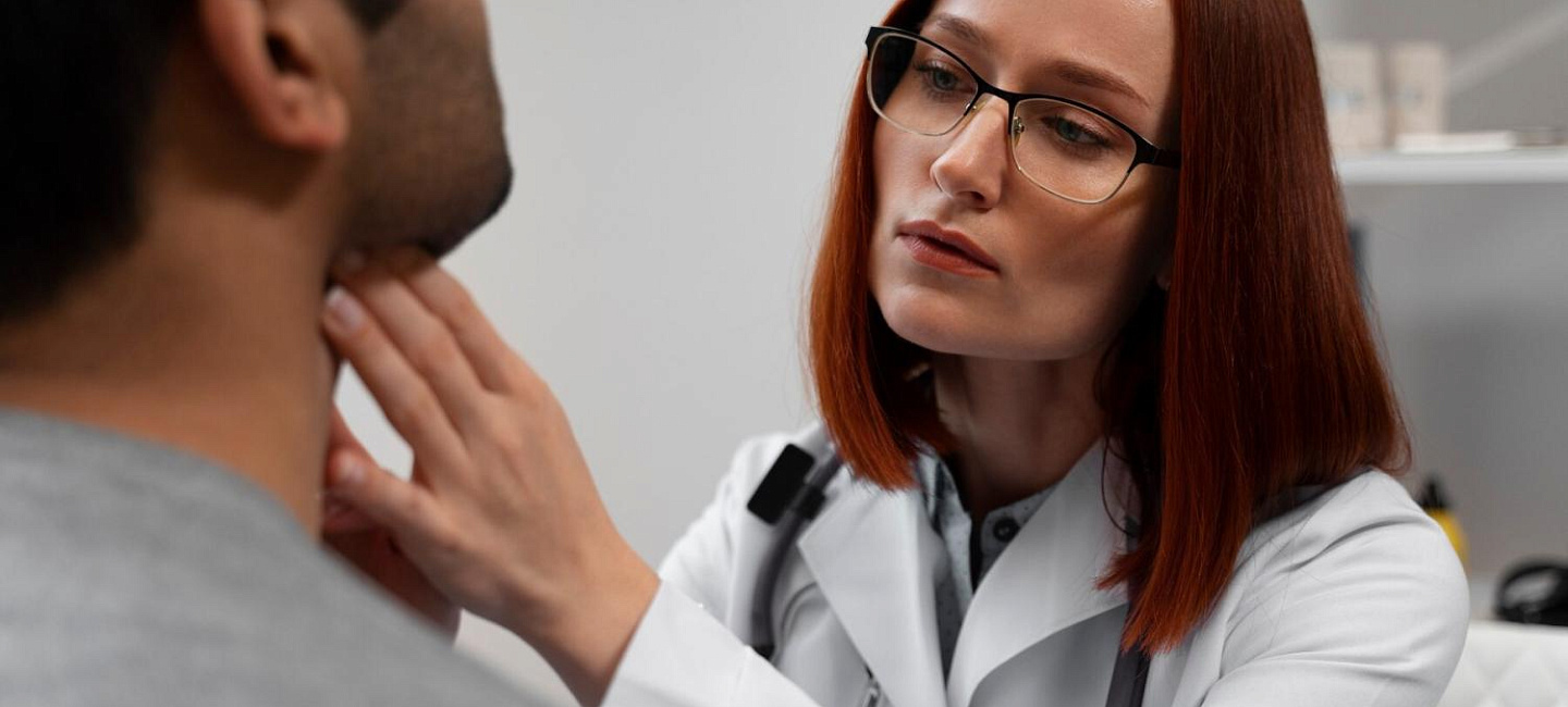 Какие болезни лечит отоларинголог?